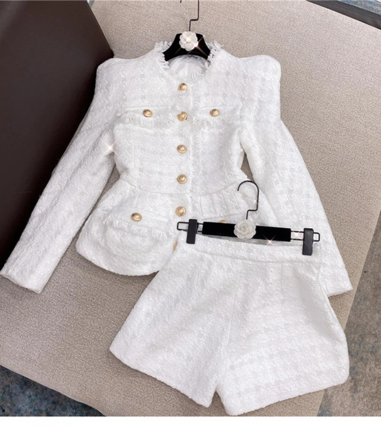 June Lips Fashion Designer Runway Suit Set Womens Pink Black White Gold Buttons Tassel Frange Tweed Jacket Shorts Set