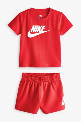 Nike - Club - Completo T-shirt e shorts per bambini piccoli    