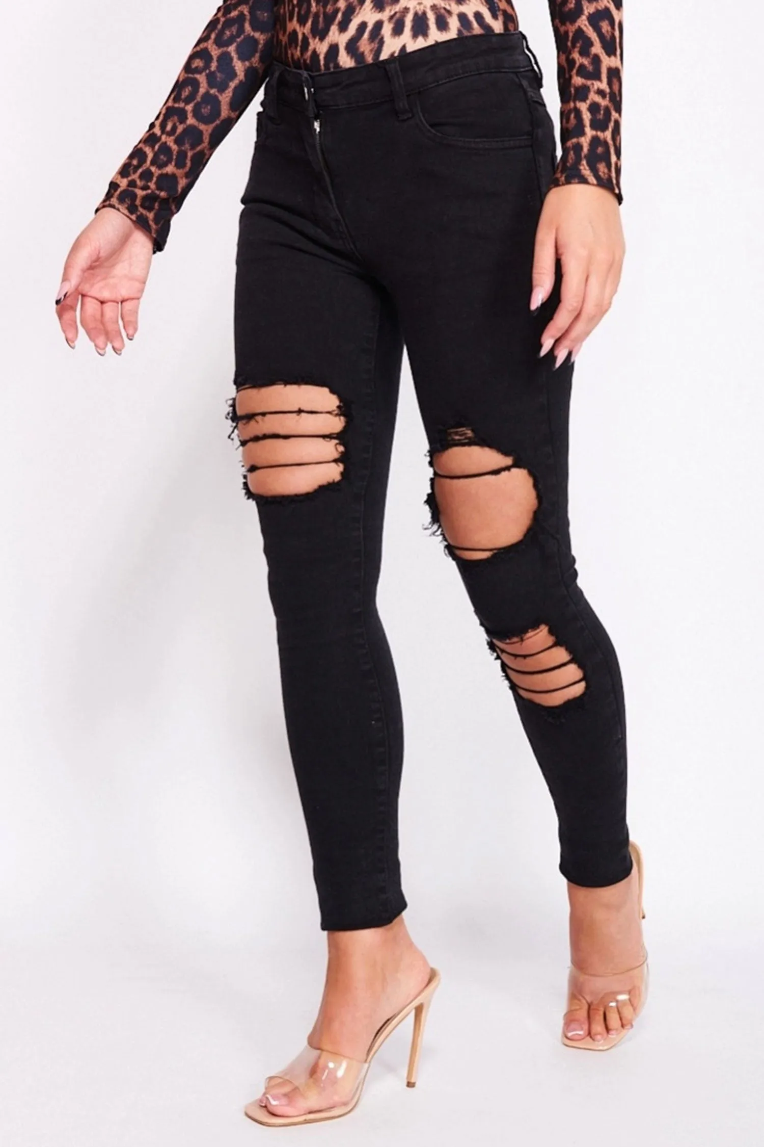 Pantalone jeans skinny nero con strappi