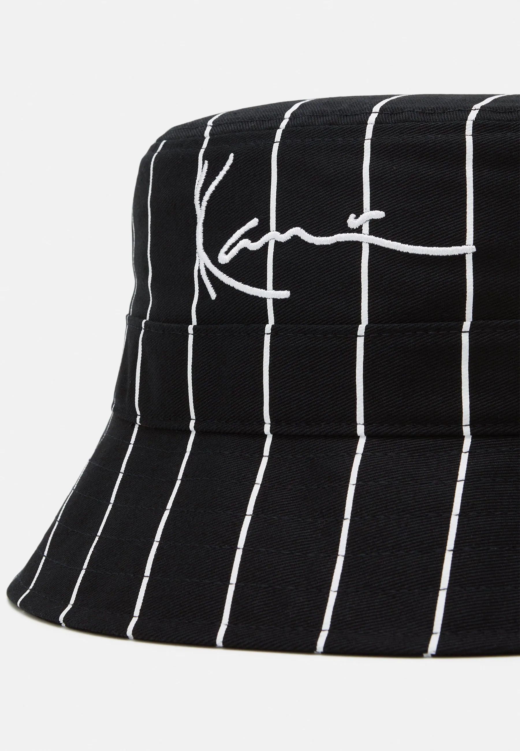 SIGNATURE PINSTRIPE BUCKET HAT UNISEX - Cappello