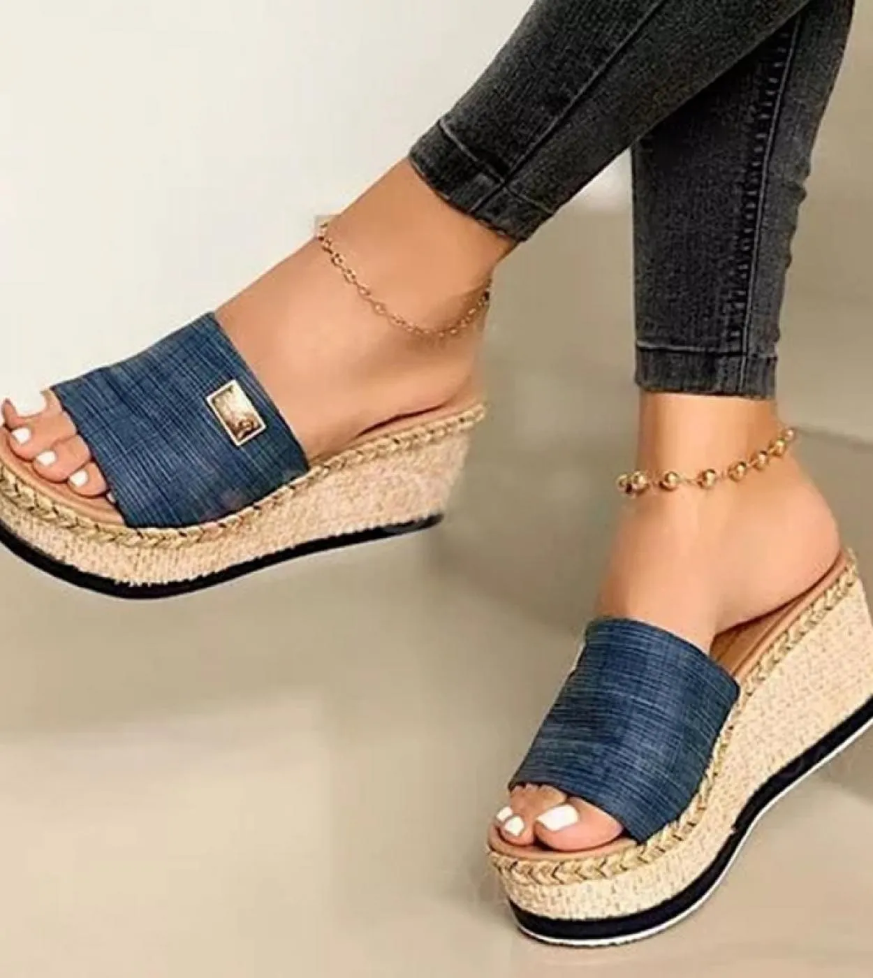 Summer Wedges Slippers Platform High Heels Women Slipper Ladies Outside Shoes Basic Clog Wedge Slipper Flip Flop Sandals